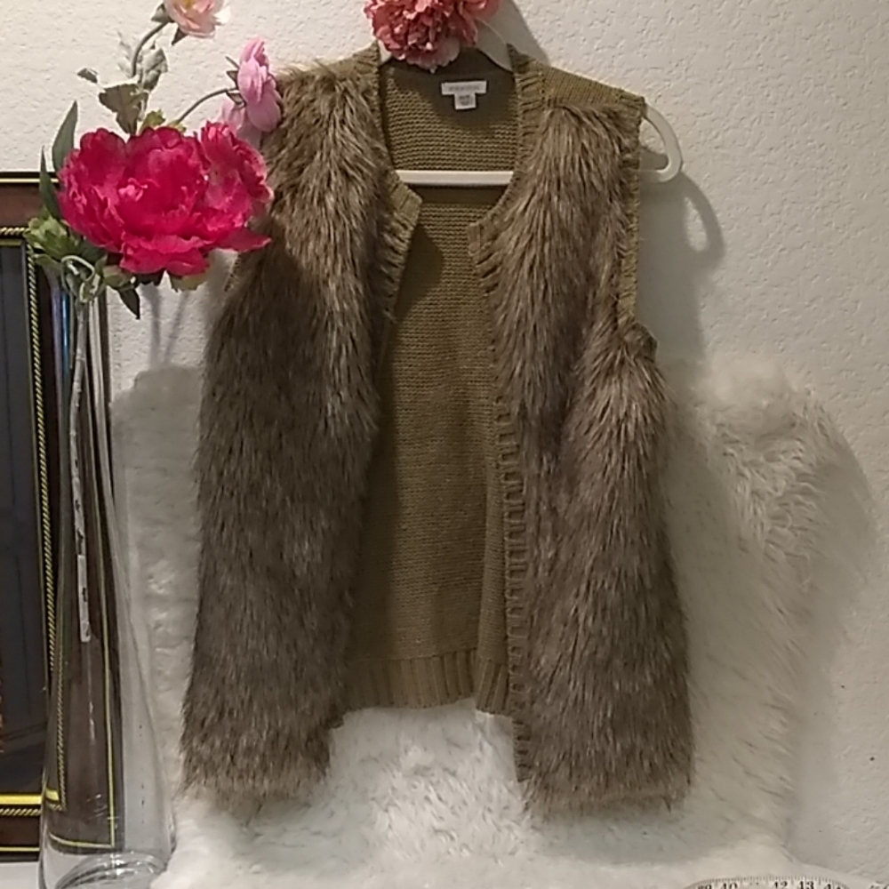 🐰Xhilaration-size XS Vest